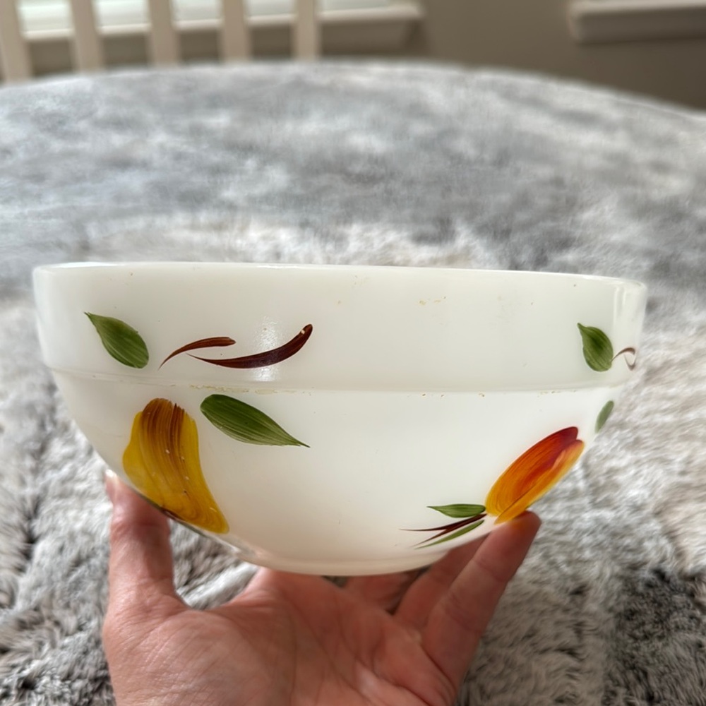 VTG Anchor Hocking Fire King Gay Fad‎ Fruit Hand Painted Milk Glass Mixing Bowl